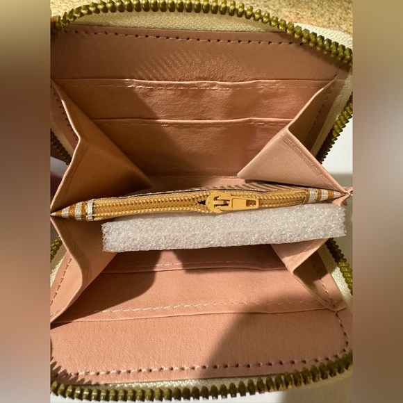 Winnie the Pooh Wallet with Keychains NEW Disney Piglet - Picture 2 of 4